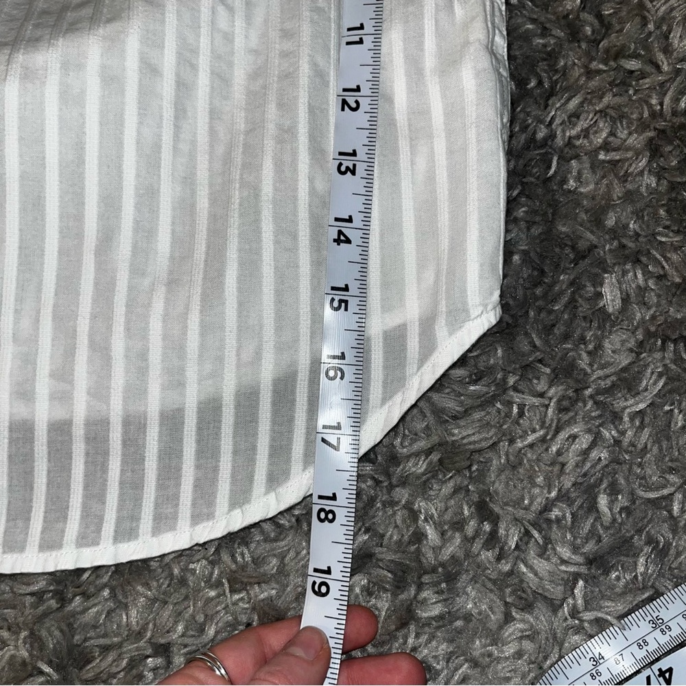 Gap Linen Button Up Size Medium - image 5